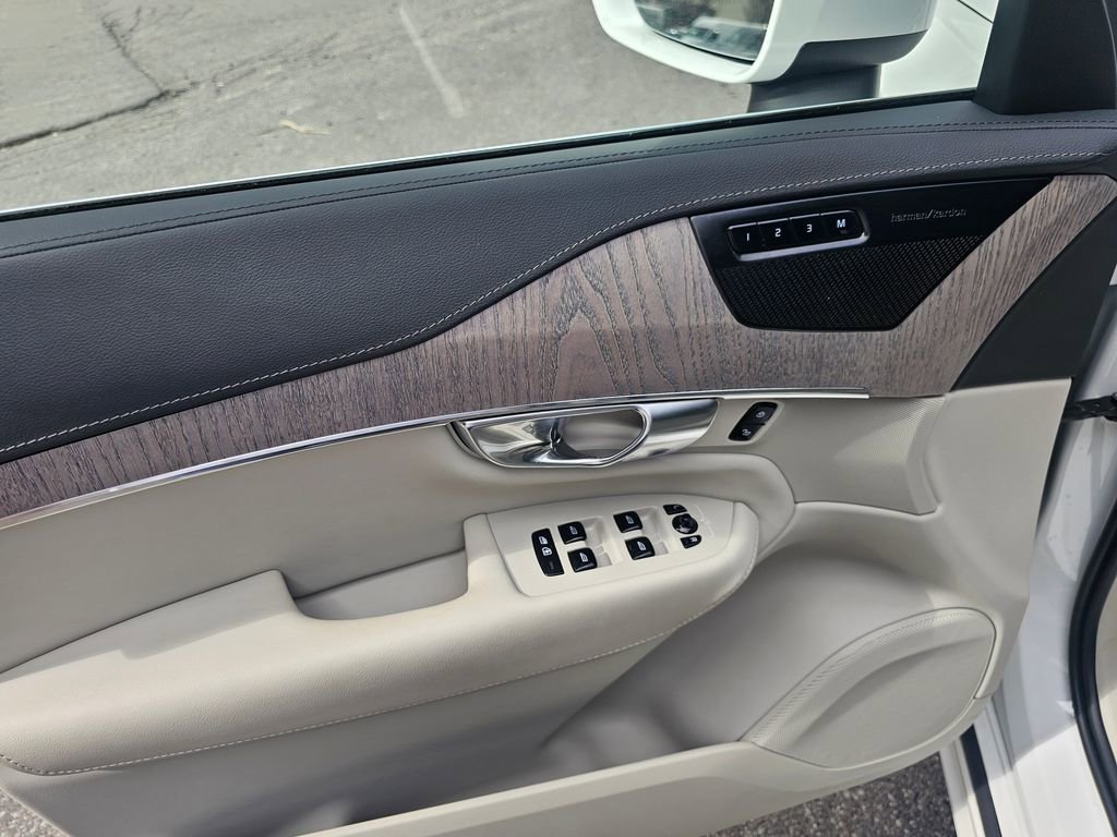 Certified 2023 Volvo XC90 B6 Ultimate w/ Protection Package image 19