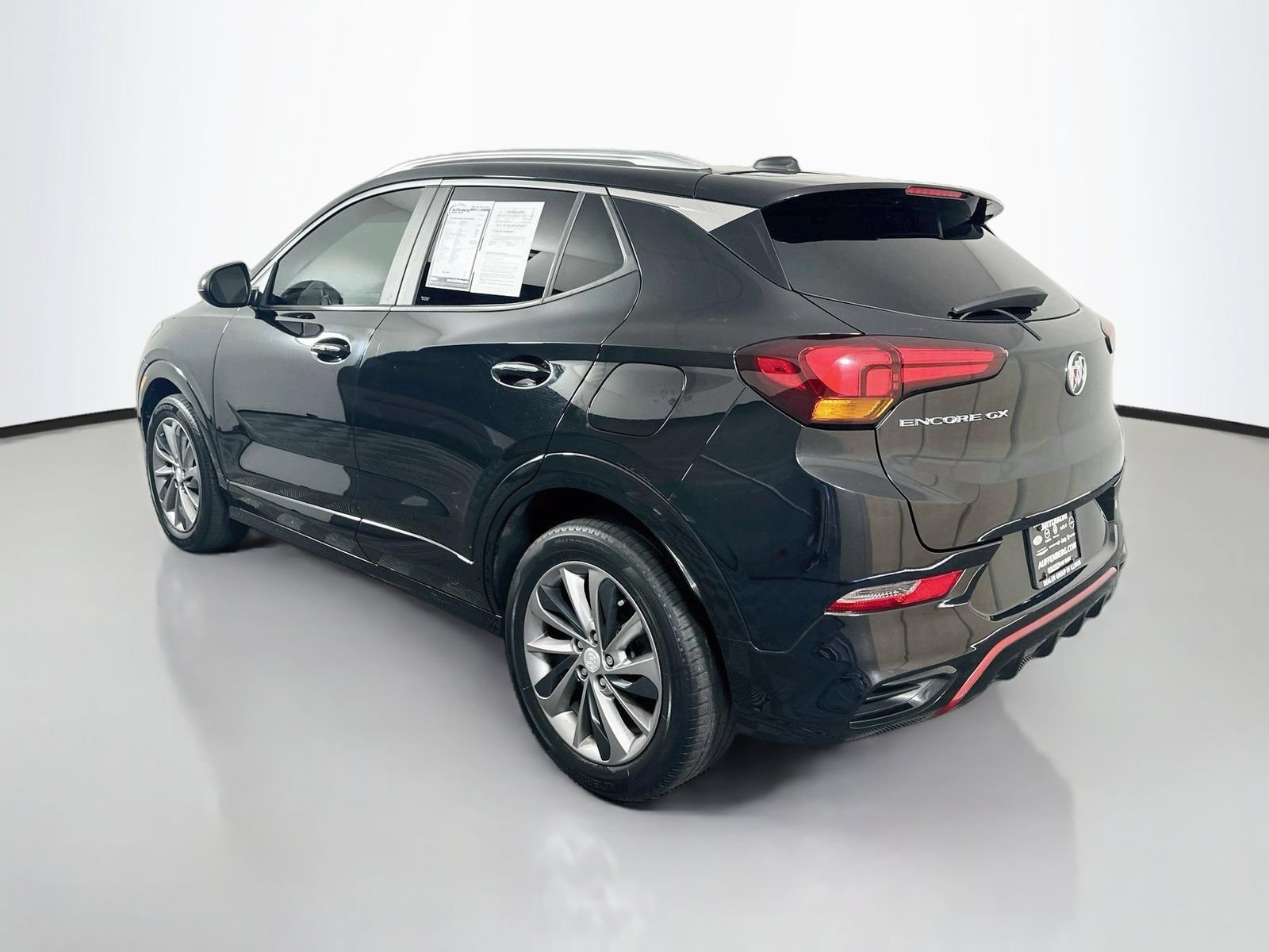 Used 2021 Buick Encore GX Preferred w/ Sport Touring Package FWD image 5