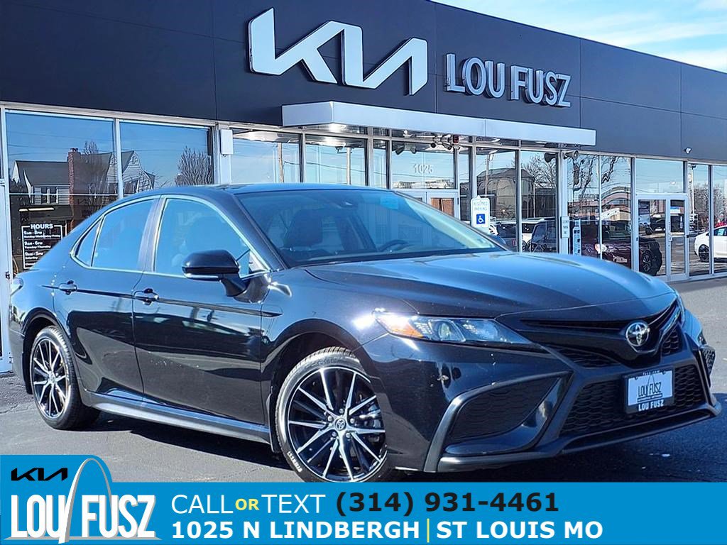 Used 2024 Toyota Camry SE