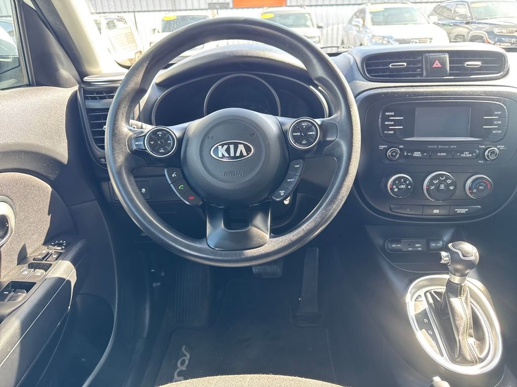Used 2016 Kia Soul + FWD image 13