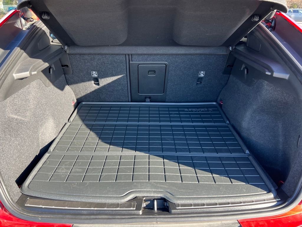 Used 2022 Volvo C40 P8 Recharge Ultimate image 15