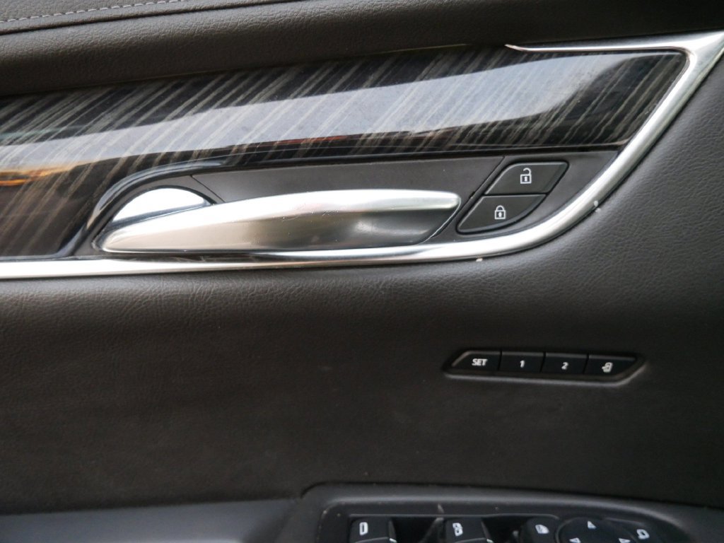 Used 2020 Cadillac XT6 Premium Luxury w/ LPO, Floor Liner Package AWD/4WD image 15