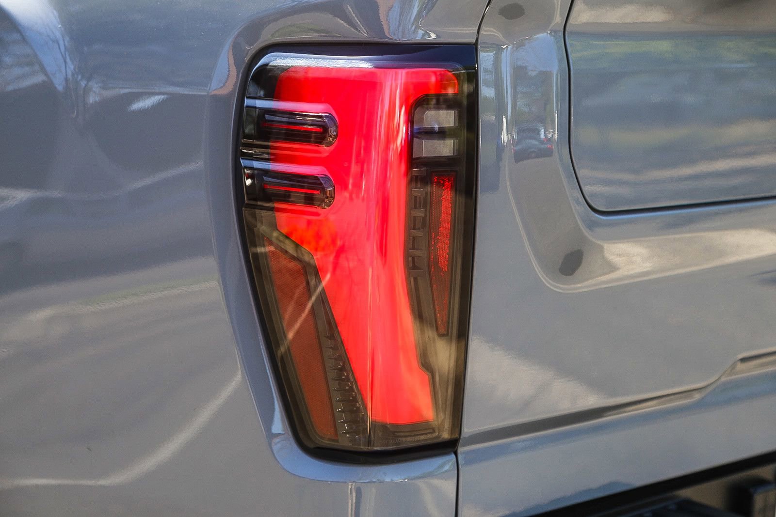 Used 2024 GMC Sierra 2500 AT4X image 8