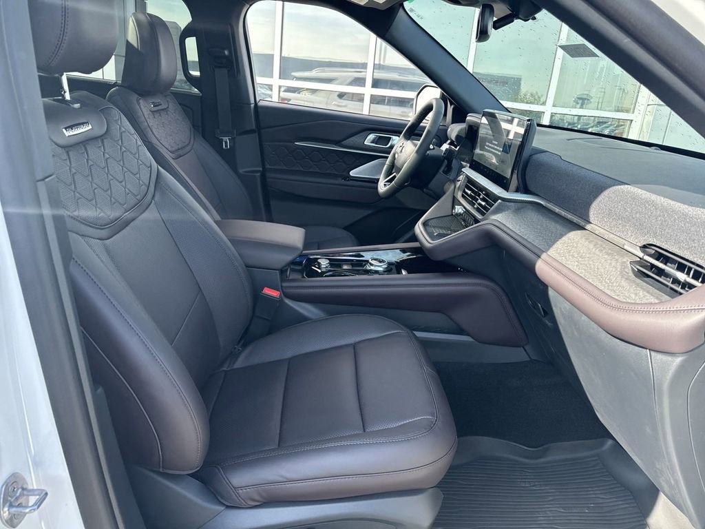 New 2025 Ford Explorer Platinum w/ LUX Leather Package image 13