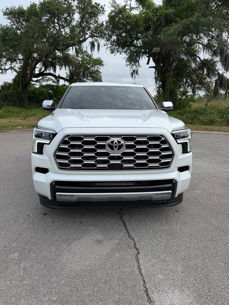 Used 2025 Toyota Sequoia Capstone AWD/4WD image 8