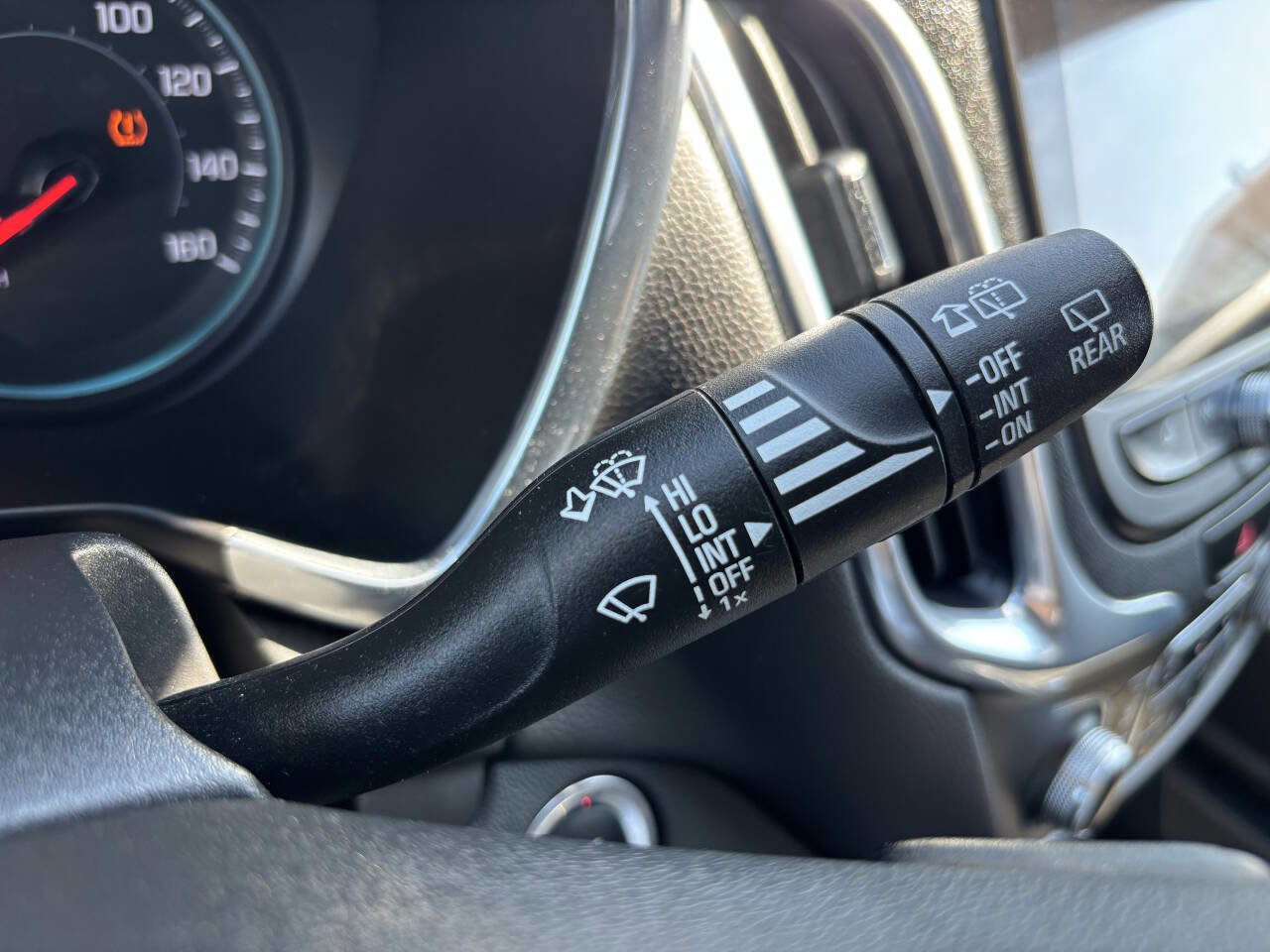 Used 2020 Chevrolet Equinox LT image 27