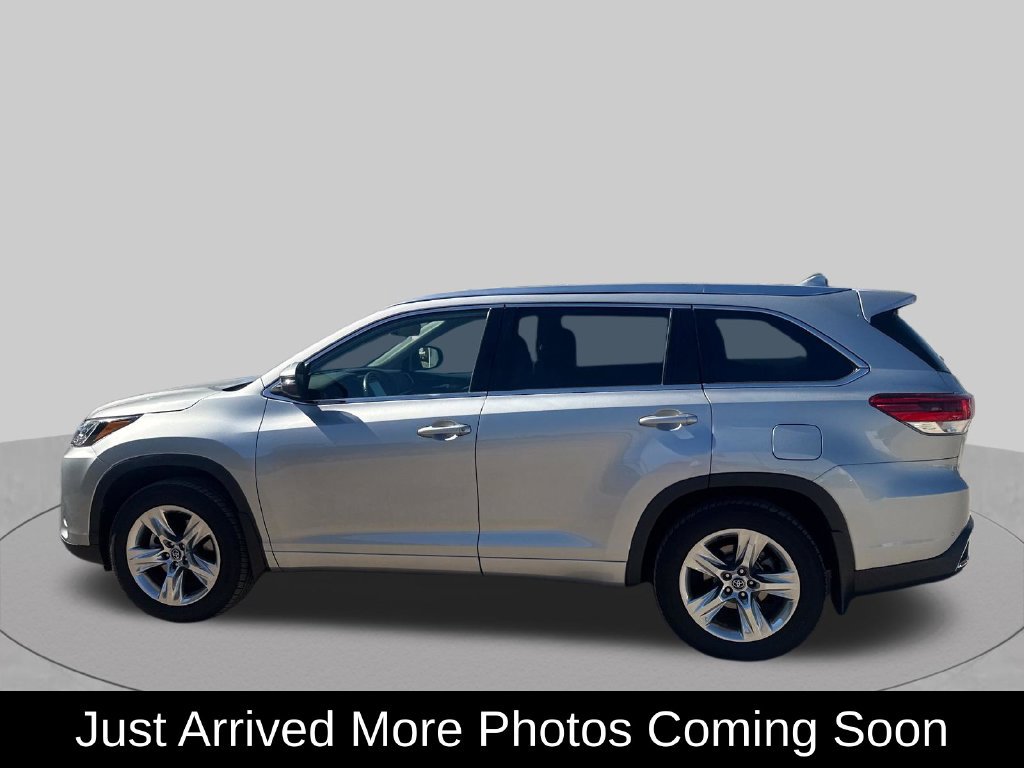 Used 2019 Toyota Highlander Limited AWD/4WD image 2