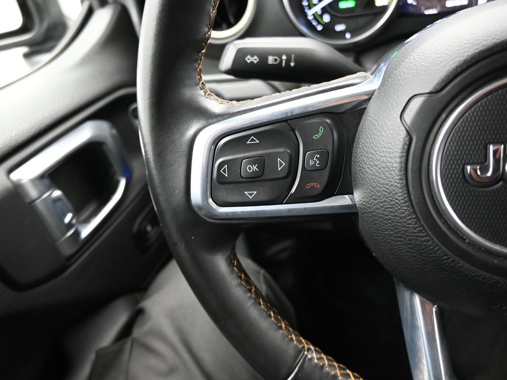 Used 2022 Jeep Wrangler Unlimited Sahara image 25