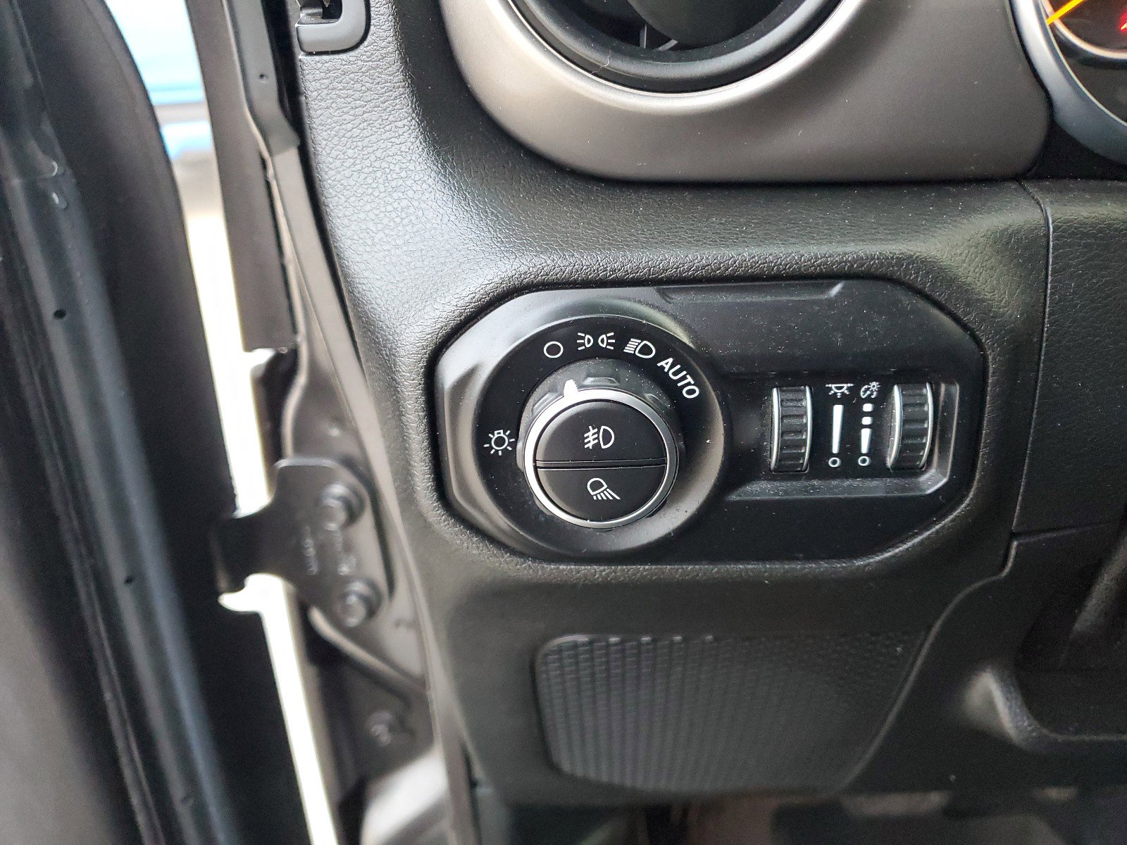 Certified 2020 Jeep Gladiator Sport w/ Quick Order Package 24S image 30