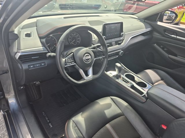 Used 2025 Nissan Altima 2.5 SR FWD image 15
