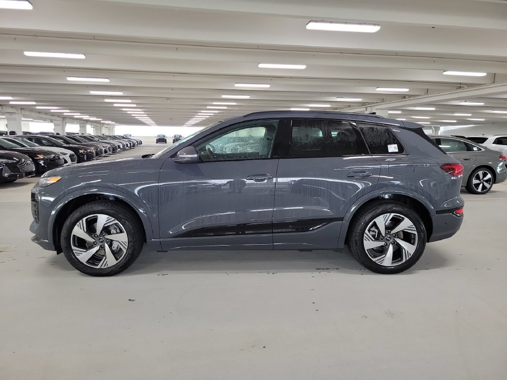 Used 2025 Audi Q6 e-tron Premium Plus w/ Premium Plus AWD/4WD image 5