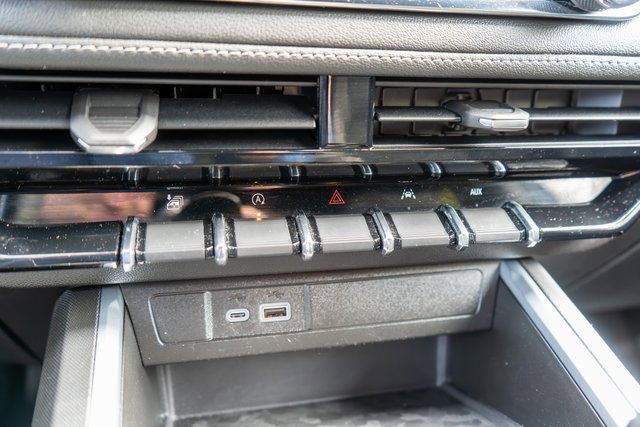 Used 2023 Chevrolet Colorado LT image 23