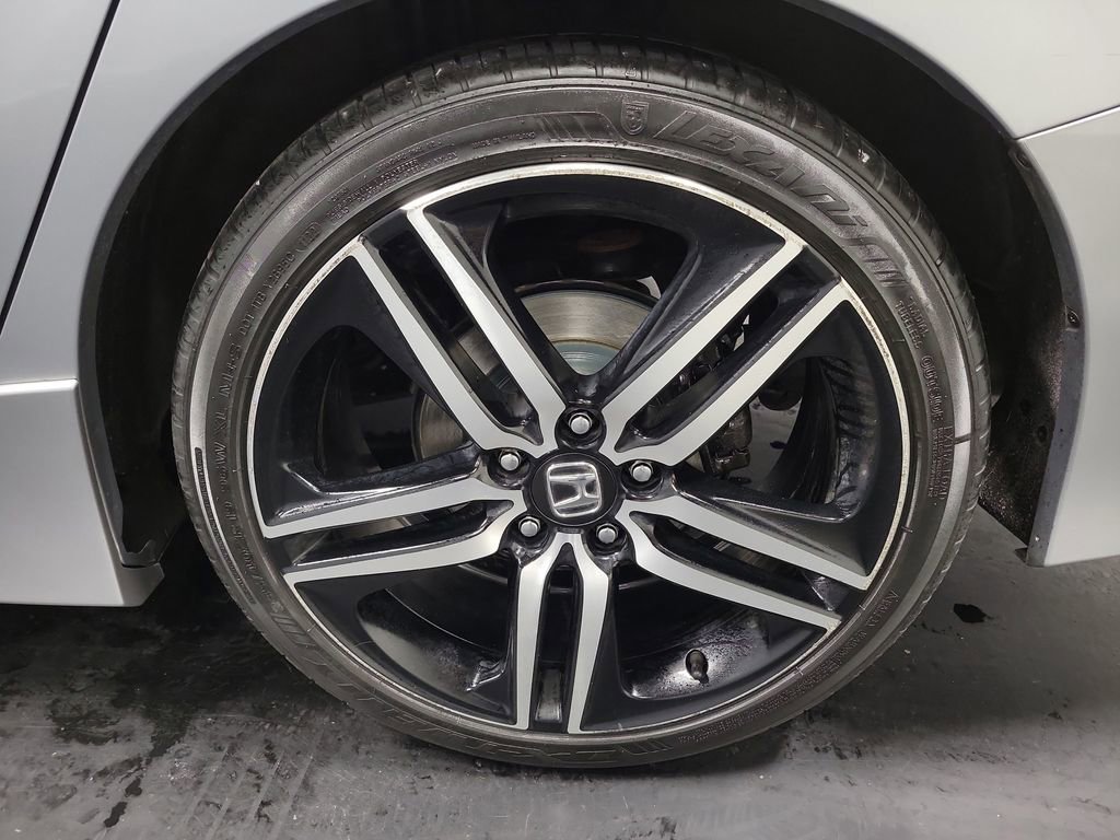 Used 2016 Honda Accord Touring image 10