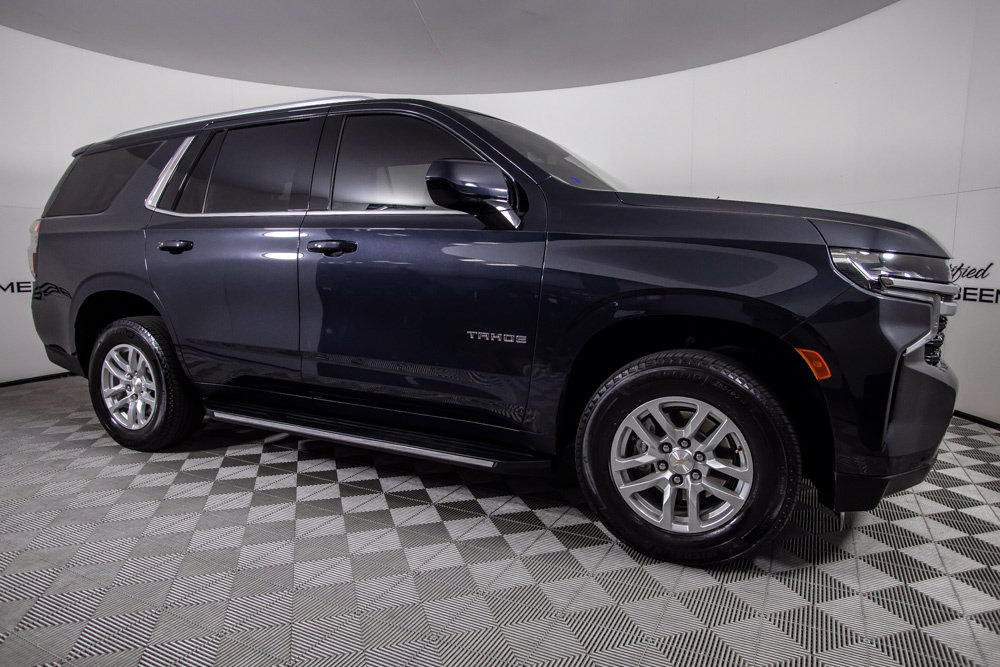 Used 2024 Chevrolet Tahoe LS RWD image 2