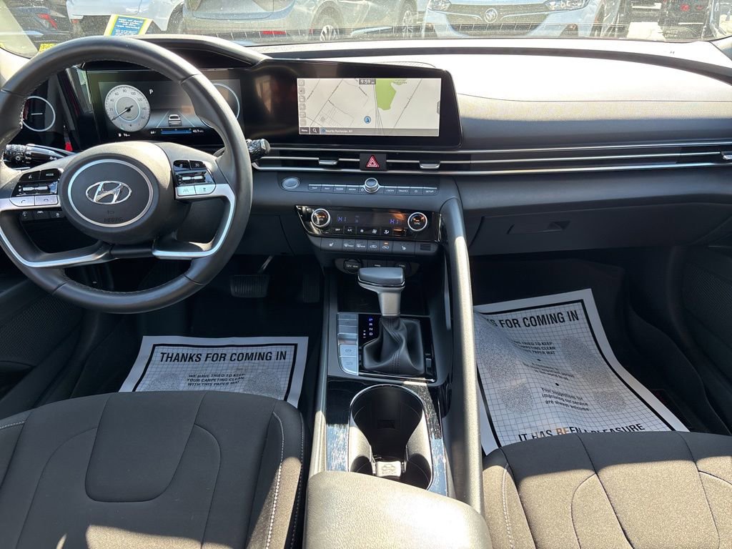 Used 2023 Hyundai Elantra SEL w/ Convenience Package FWD image 16