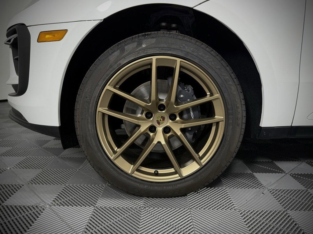 New 2026 Porsche Macan image 14