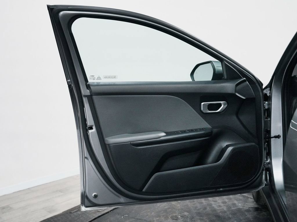 Used 2025 Kia K4 LXS image 10