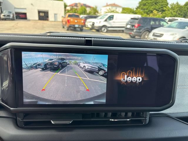 Used 2024 Jeep Wrangler Unlimited Sahara AWD/4WD image 30