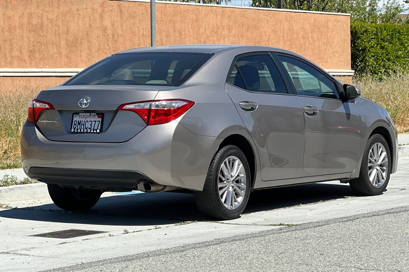 Used 2015 Toyota Corolla LE image 4