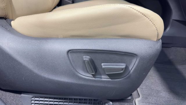 Used 2021 Toyota Sienna Limited FWD image 14
