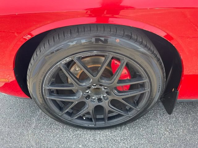 Used 2015 Dodge Challenger R/T Plus RWD image 12