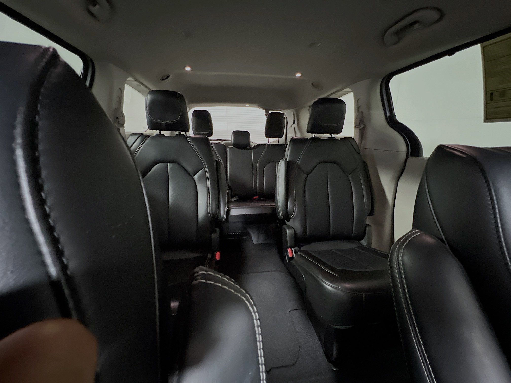 Used 2024 Chrysler Pacifica Touring-L image 33