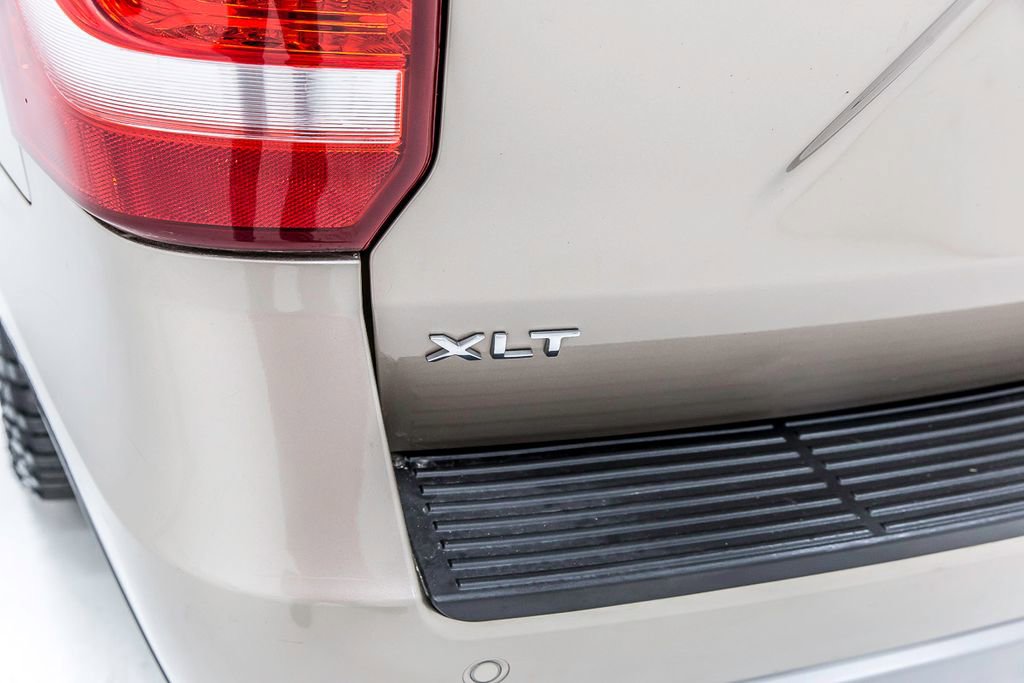 Used 2020 Ford Expedition XLT w/ Equipment Group 202A RWD image 11