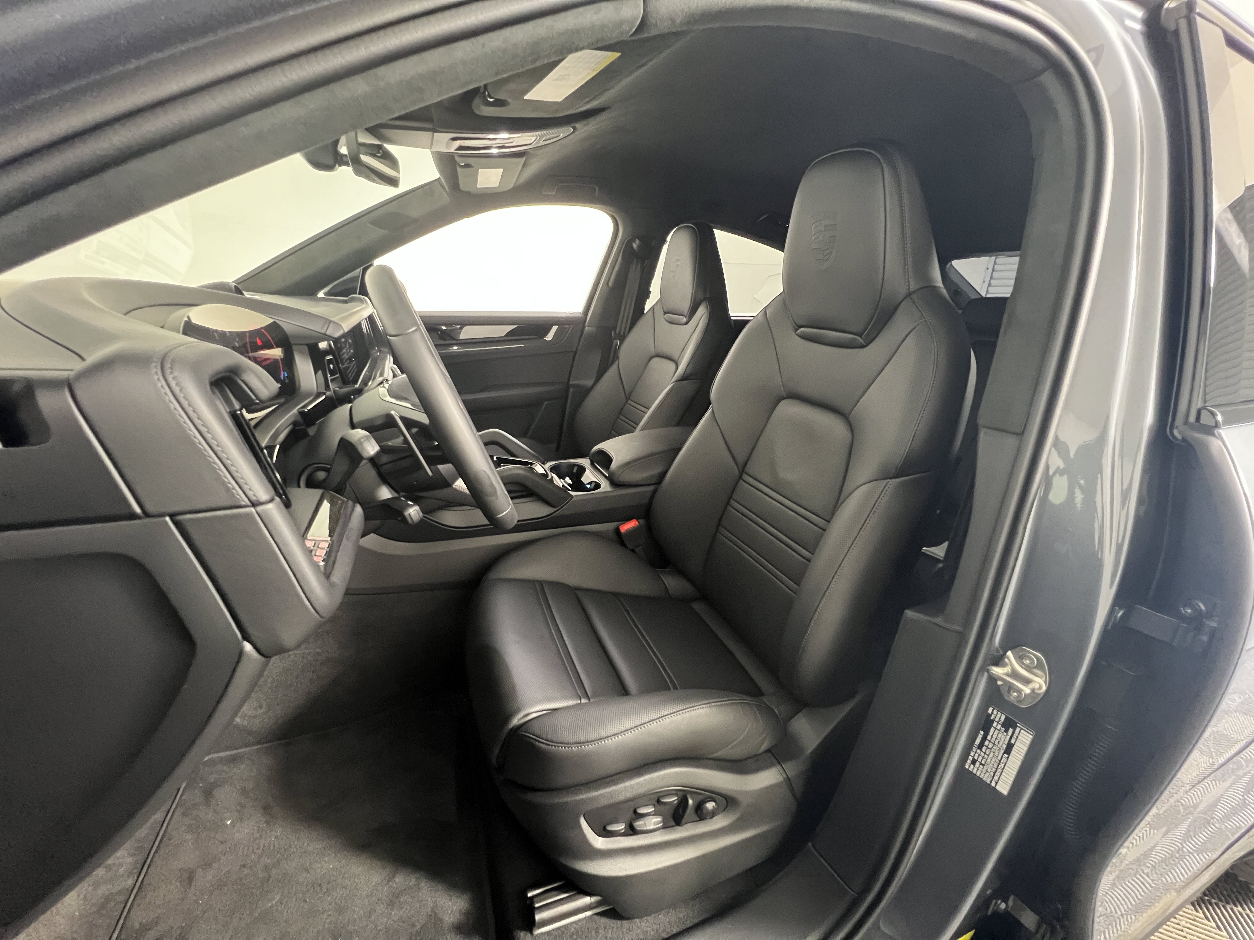 Certified 2026 Porsche Cayenne Turbo GT AWD/4WD image 5