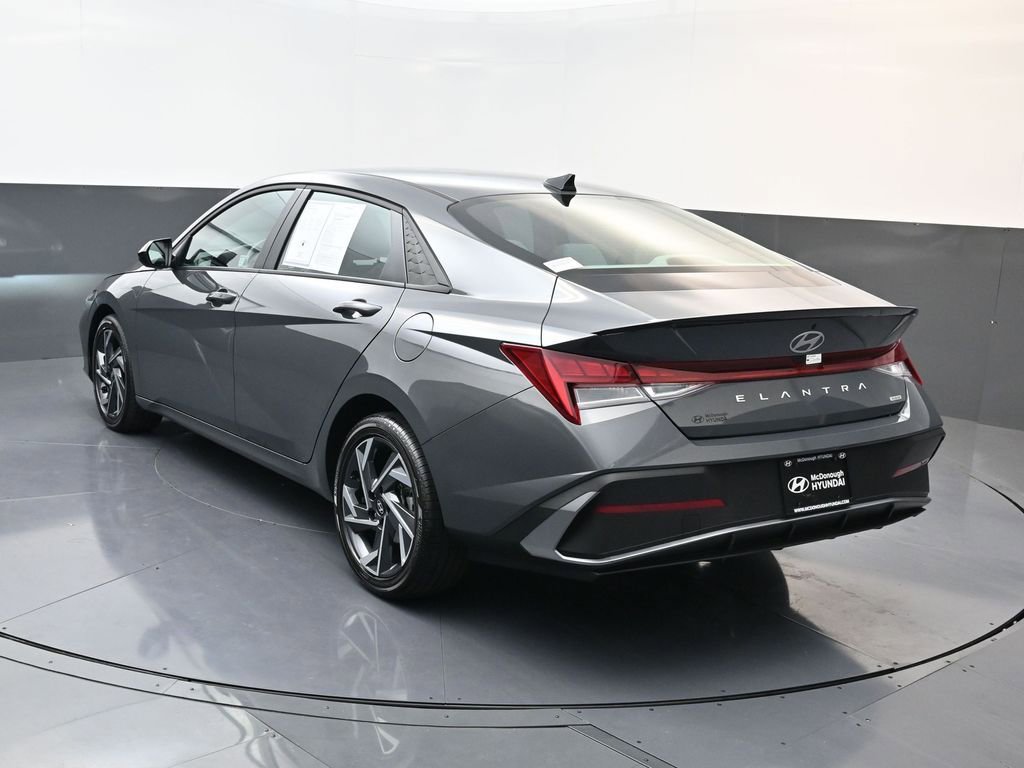 Certified 2025 Hyundai Elantra SEL image 6