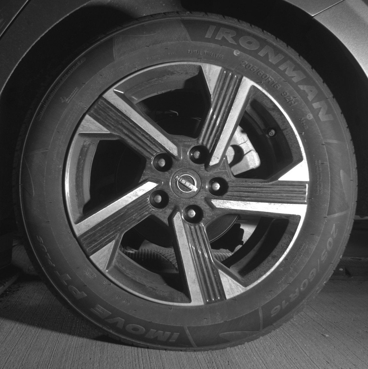 Used 2025 Nissan Sentra SV FWD image 14