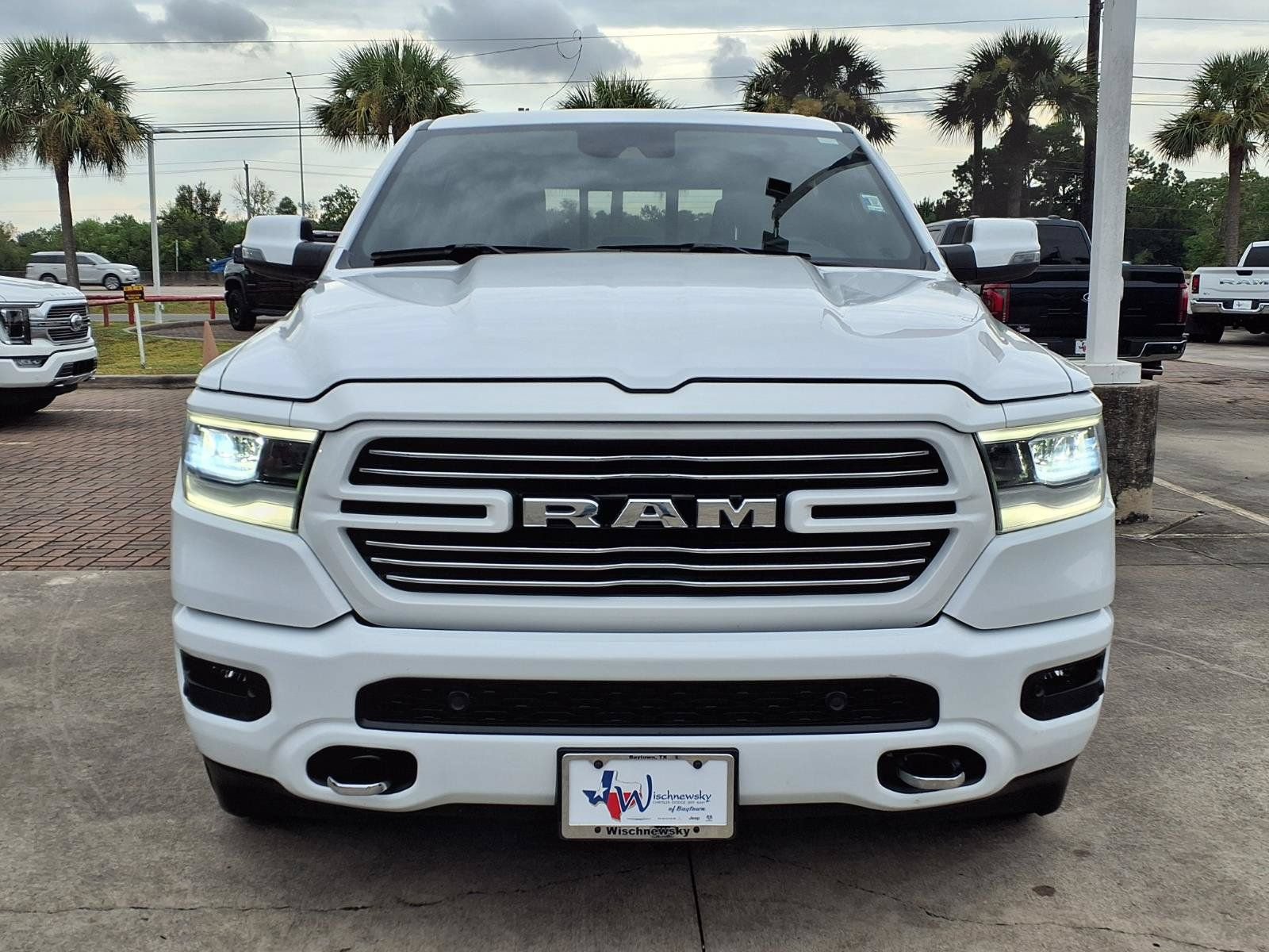 Used 2023 RAM 1500 Laramie AWD/4WD image 2