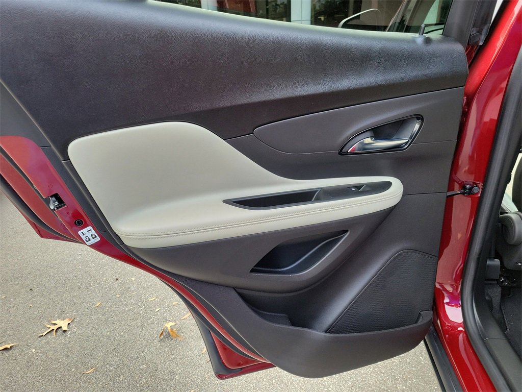 Certified 2022 Buick Encore Preferred w/ Safety Package image 9