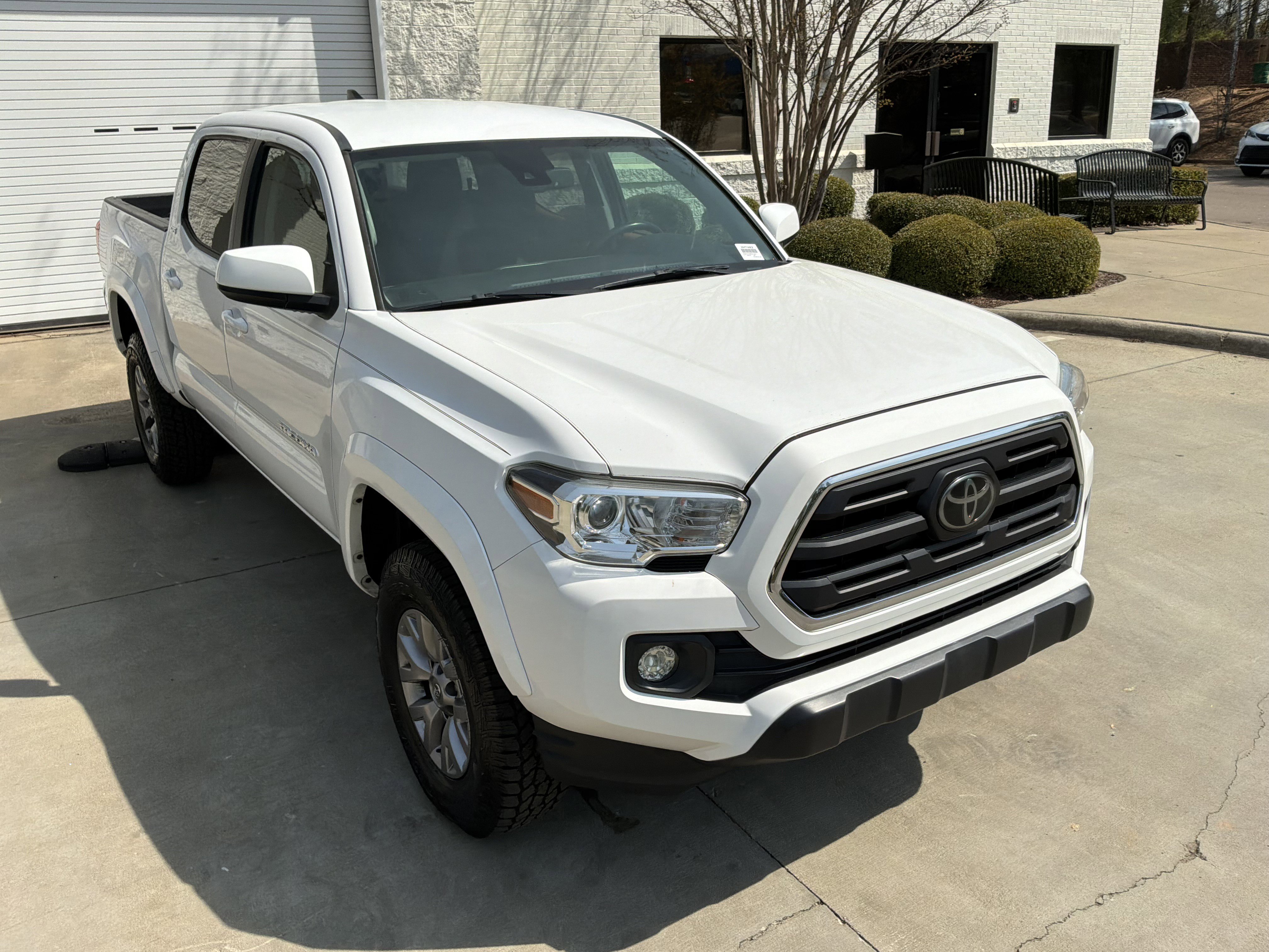 Used 2019 Toyota Tacoma SR5 RWD image 2