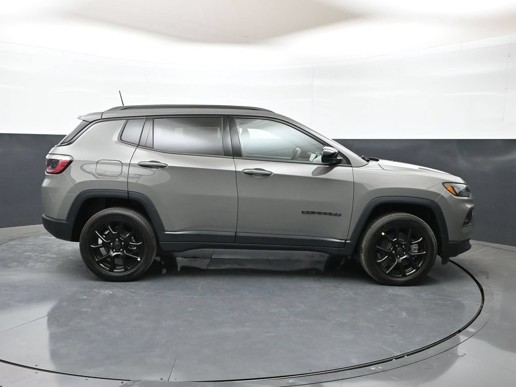 New 2026 Jeep Compass Latitude AWD/4WD image 30