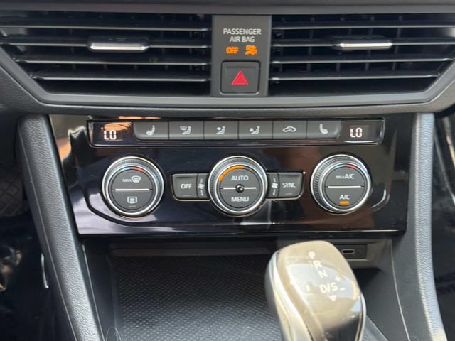 Certified 2023 Volkswagen Jetta SE w/ Panoramic Sunroof Package FWD image 25