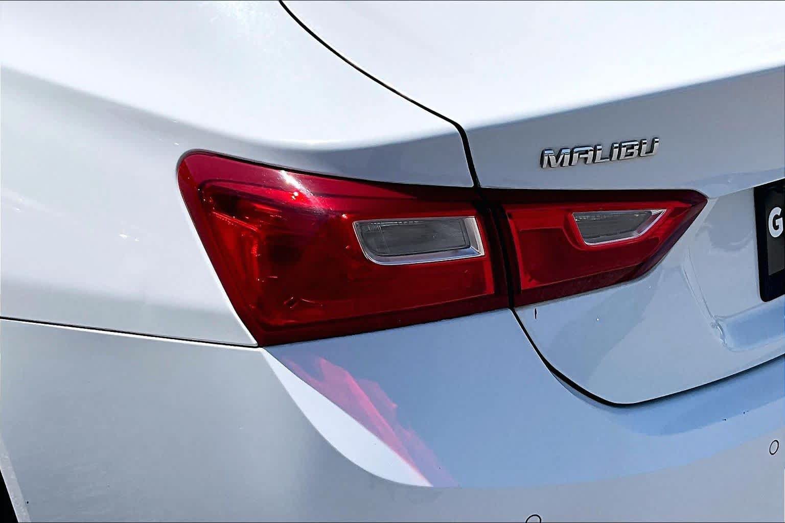 Used 2018 Chevrolet Malibu LT w/ Leather Package FWD image 29