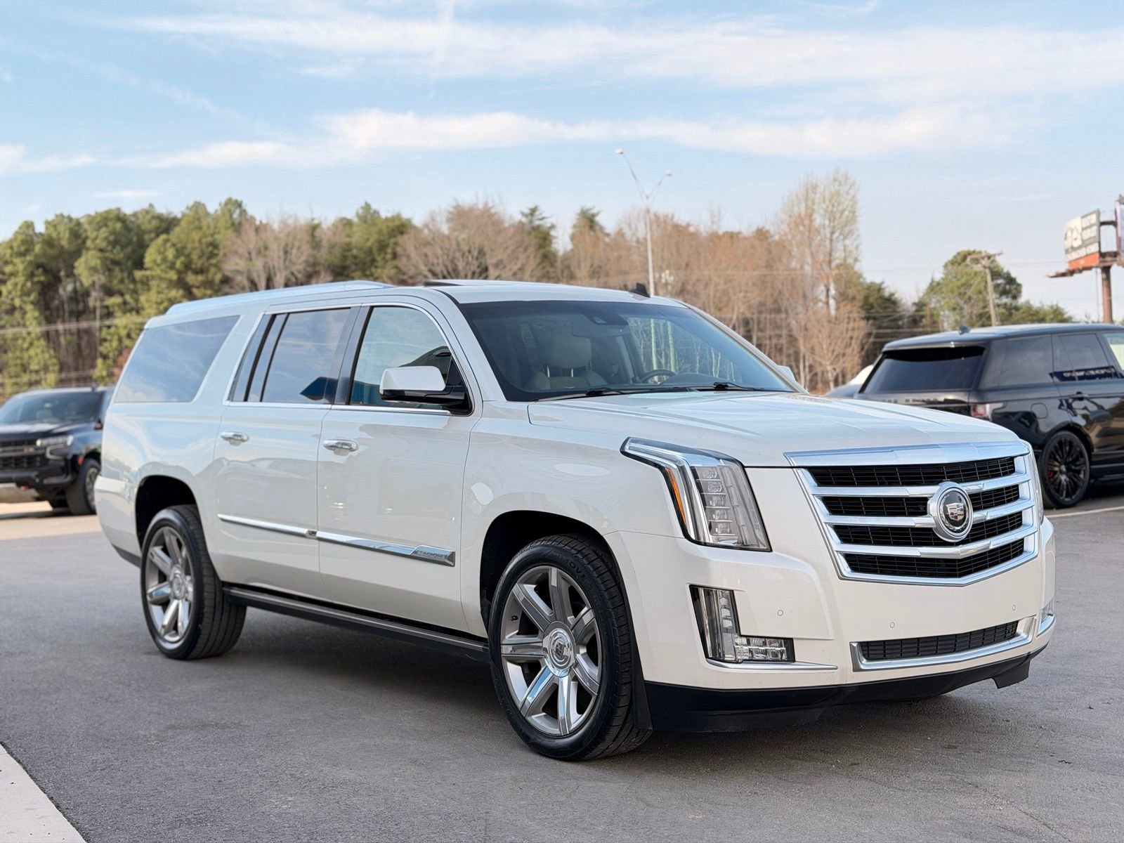 Used 2015 Cadillac Escalade ESV Premium AWD/4WD image 7
