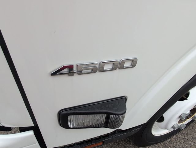 Certified 2024 Chevrolet Low Cab Forward image 28