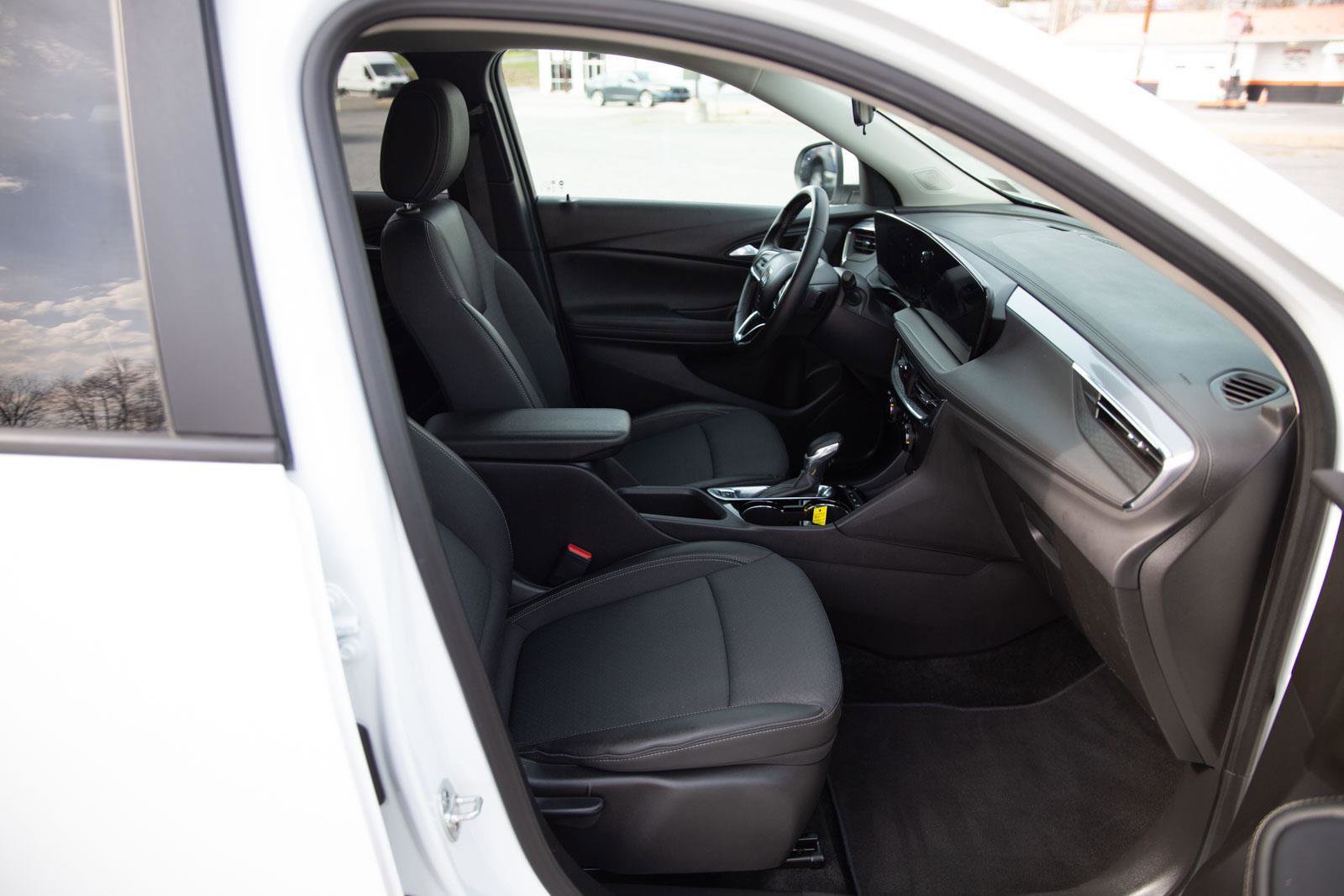 Used 2025 Buick Encore GX Preferred AWD/4WD image 15