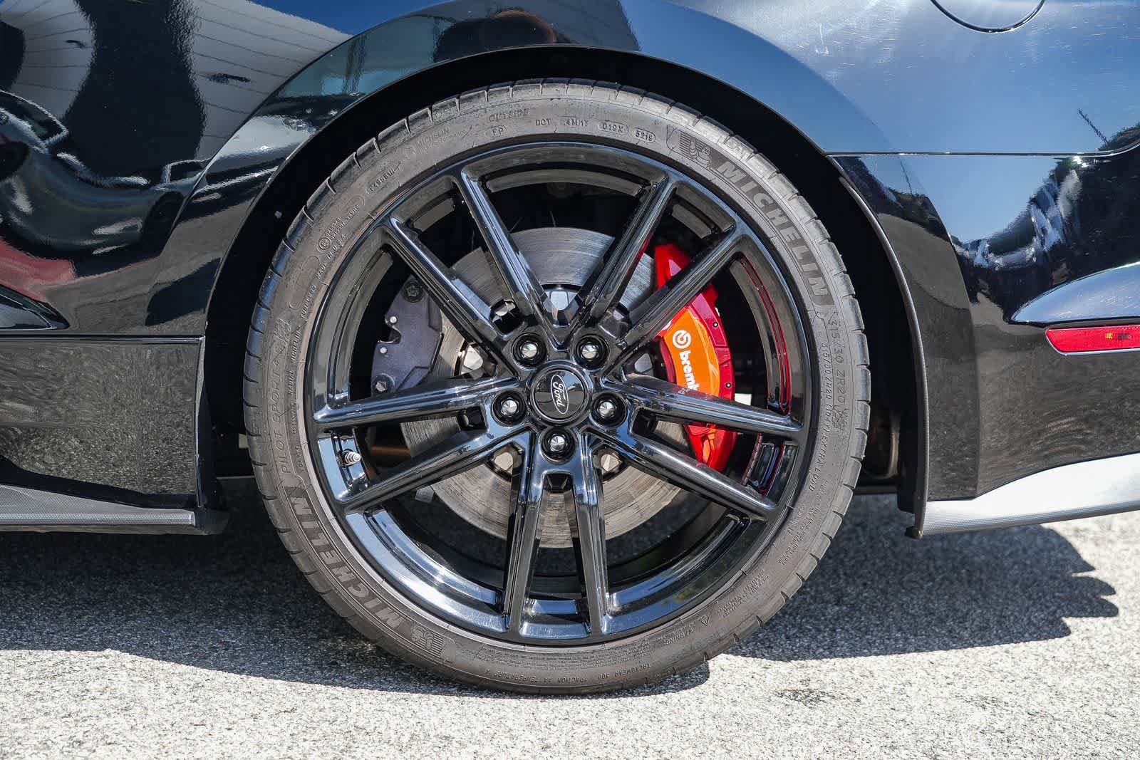 Used 2020 Ford Mustang Shelby GT500 w/ Technology Package RWD image 9