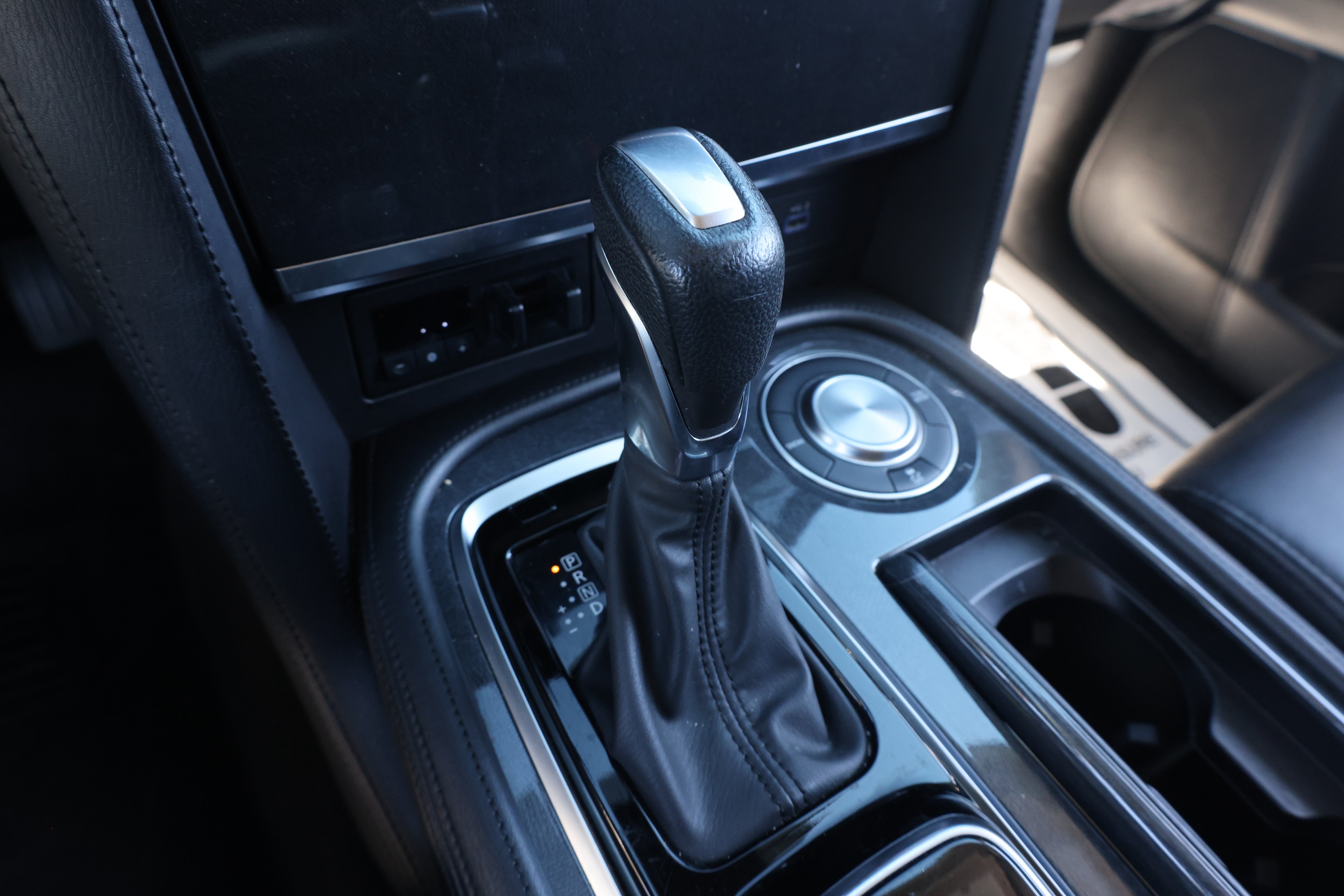 Used 2024 Nissan Armada SV RWD image 8