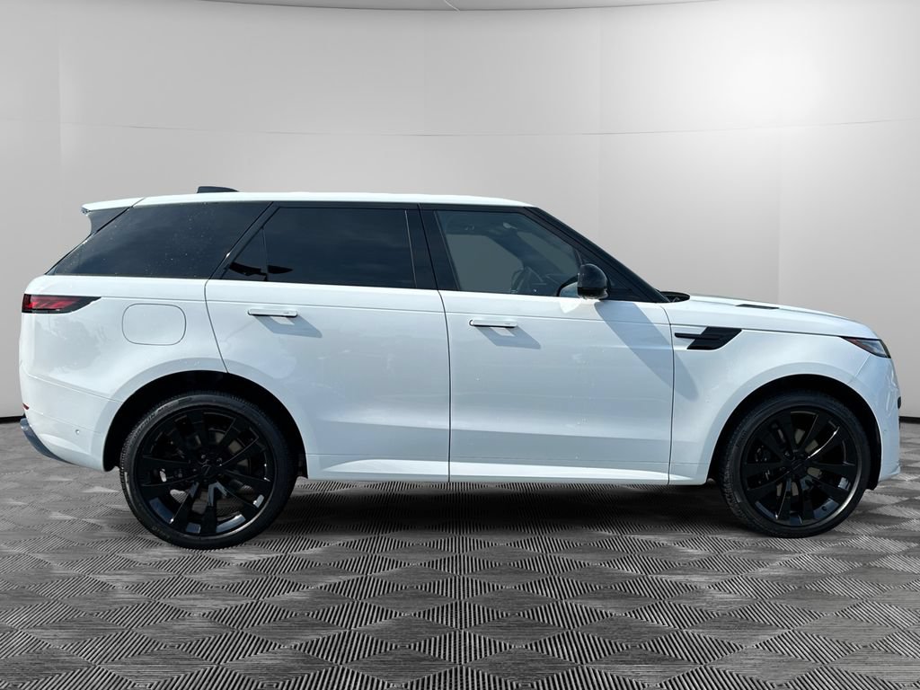 New 2026 Land Rover Range Rover Sport Dynamic SE AWD/4WD image 6