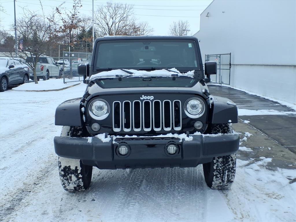 Used 2018 Jeep Wrangler Unlimited Sahara w/ Connectivity Group image 2