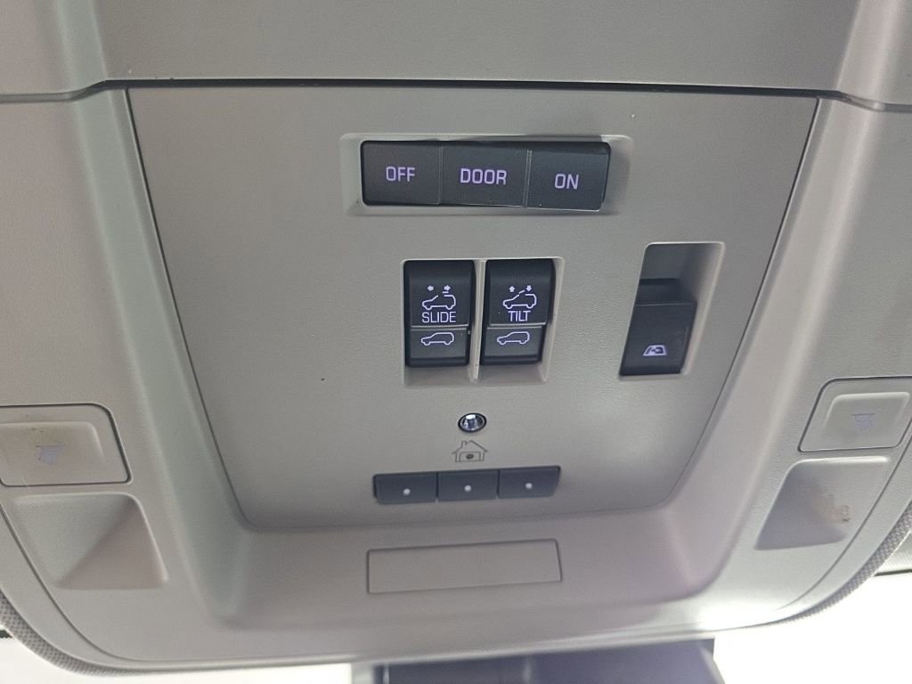 Used 2018 GMC Sierra 3500 Denali w/ Duramax Plus Package image 27