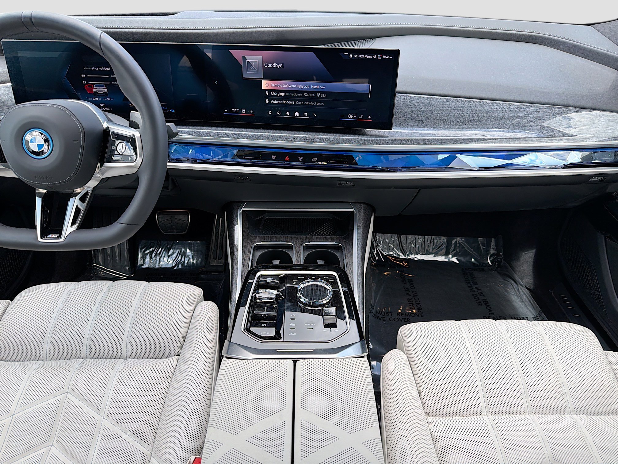 Used 2025 BMW 750e xDrive w/ Executive Package image 19
