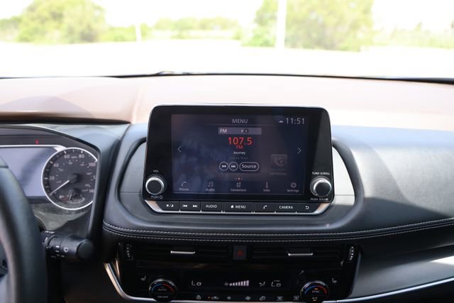 Used 2022 Nissan Rogue SV w/ SV Premium Package FWD image 17