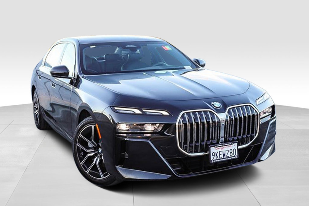 Used 2024 BMW 740i RWD image 2