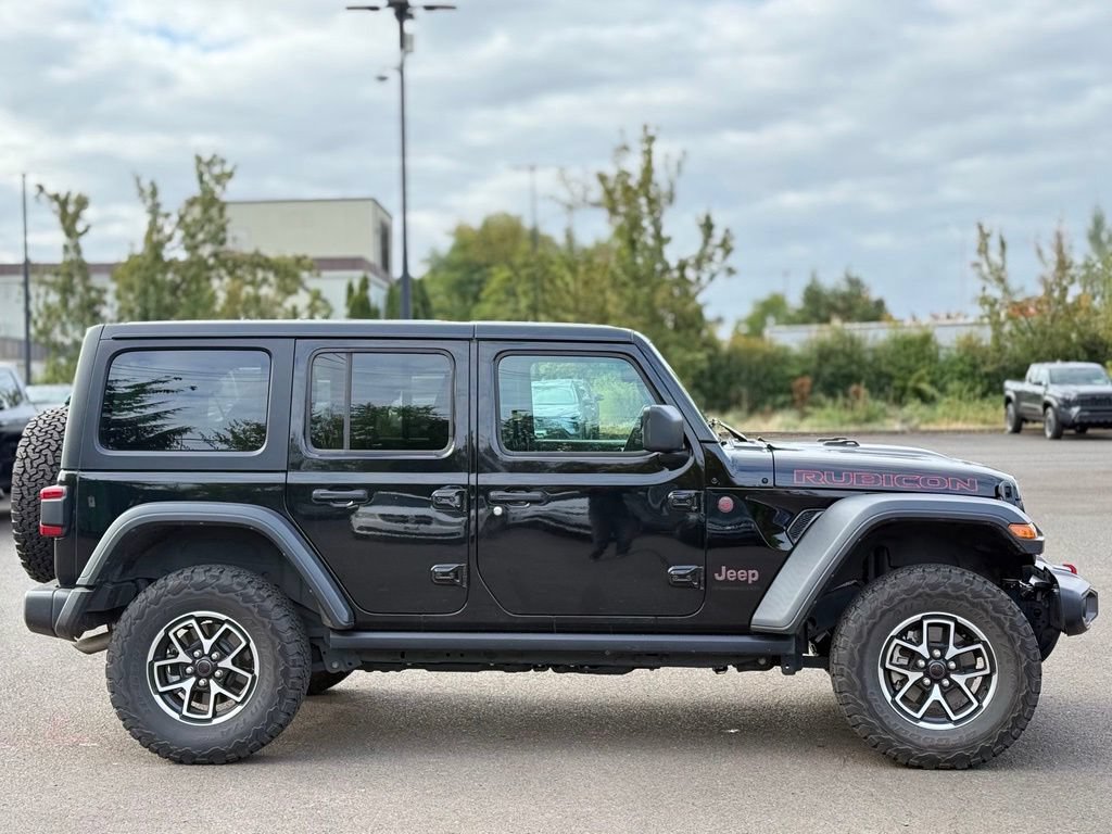 Used 2024 Jeep Wrangler Unlimited Rubicon w/ Convenience Group AWD/4WD image 6