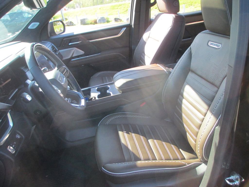 Used 2026 GMC Acadia Denali Ultimate image 19