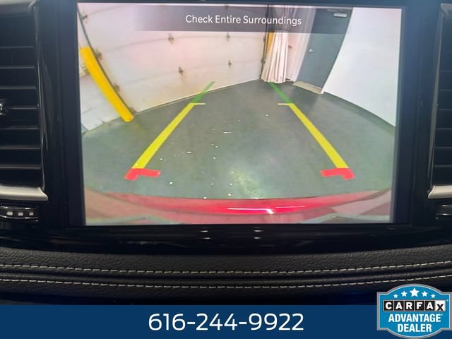 Used 2023 Chrysler Pacifica Limited AWD/4WD image 15